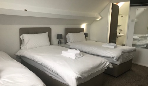 Family Room (12)