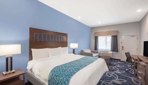 Room, 1 King Bed, Accessible, Non Smoking (Mobility,Hearing,Tub w/Grab Bars)