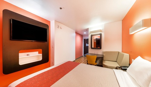 Standard Room, 1 Queen Bed, Non Smoking, Refrigerator