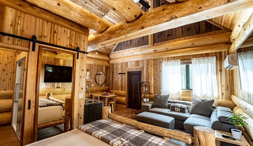 Chrissy's Cabin Log Cabin