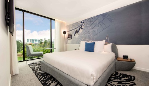 Standard Room, 1 King Bed, Corner ('N' Room)