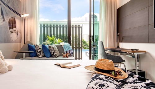 Room, 1 King Bed, Pool Access