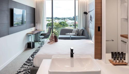 Premier Room, 1 King Bed ('N' Room)