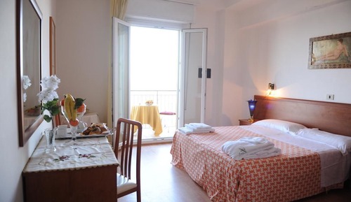 Single Room, Sea View