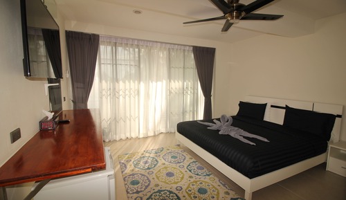 Villa 7 studio (No Seaviews or Kitchen on the Road)
