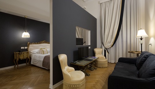 Honeymoon Studio Suite