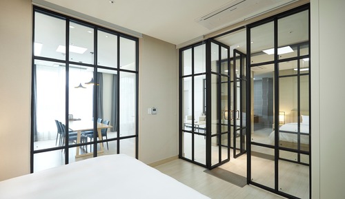 White Suite (Twin)