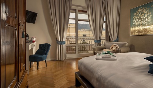 Junior Suite, 1 Bedroom, Terrace, Hill View
