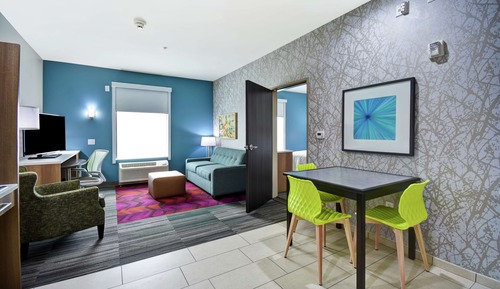 Suite, 1 King Bed, Accessible (Hearing)