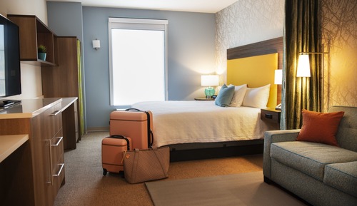 Studio, 1 King Bed, Accessible, Bathtub