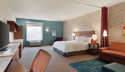 Studio, 1 King Bed, Accessible, Bathtub
