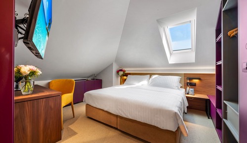 Classic Double Room, Balcony, Corner