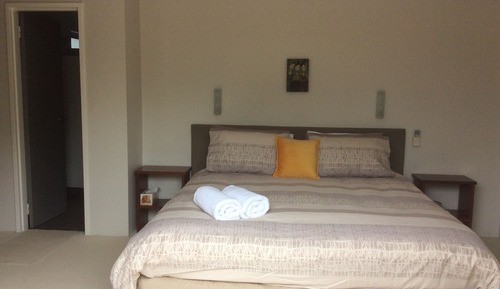 "Lockyer":  2-Bed/2-Bath Apartment