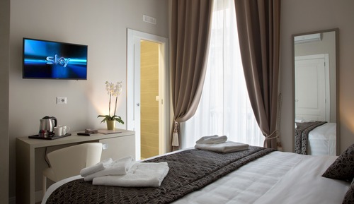 Double Room (Tammuriello)