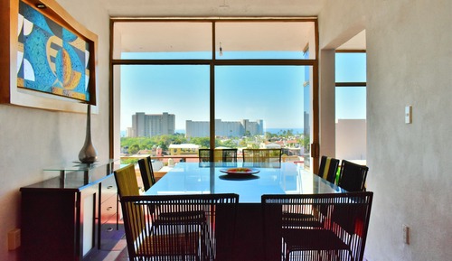 Classic Condo, Multiple Beds, Ensuite