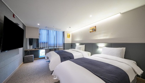 Room (Business Twin)