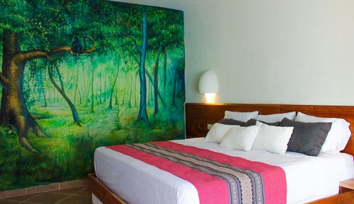 Standard Room, 1 King Bed, Garden View