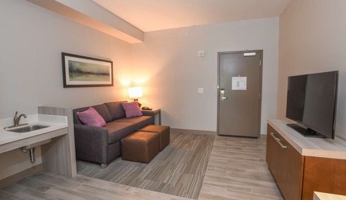 Deluxe Room, 1 King Bed, Accessible (Hearing)