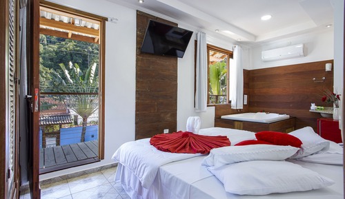 Luxury Suite