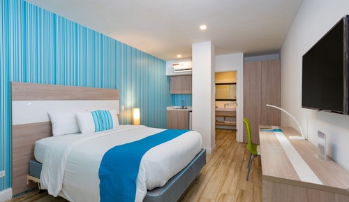 Double Room, 1 Queen Bed