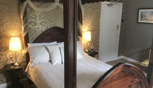Double Room (The Four Poster)