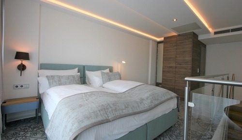 Deluxe Duplex, Beach View