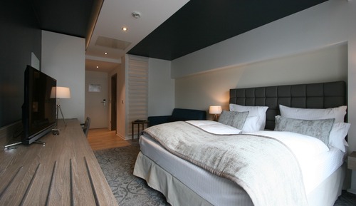 Standard Double Room (Doppelzimmer mit Balkon)