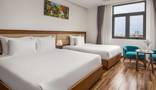 Deluxe Triple Room, City View