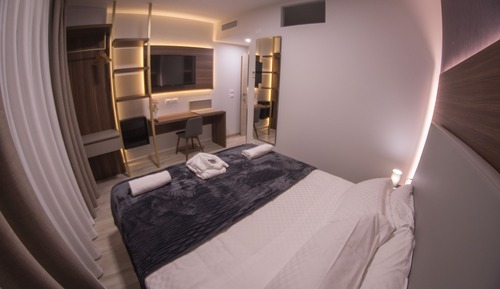 Superior Room, 1 King Bed, Ensuite