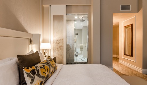 Classic Room, 1 King Bed, City View