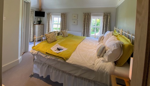 Dartmouth SuperKing or Twin Room