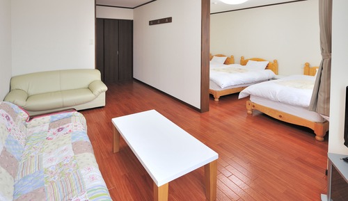 Triple Room, 3 Twin Beds, Shared Bathroom
