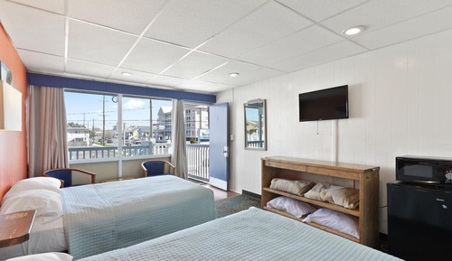 Family Room, 2 Double Beds, Kitchen, City View