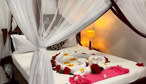 Deluxe Bungalow, 1 King Bed, Non Smoking, Beach View