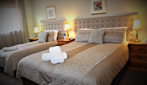 Deluxe Twin Room (The Twin Room 1 Queen 1 Single)