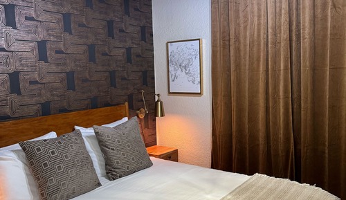 Basic Room, 1 Queen Bed