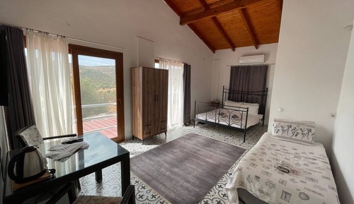 Panoramic Triple Room