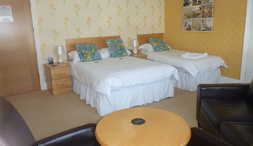 Family Room (3 Adults)
