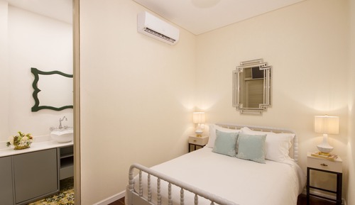 Petit Room