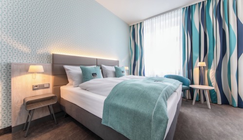 Standard Room, 1 Queen Bed