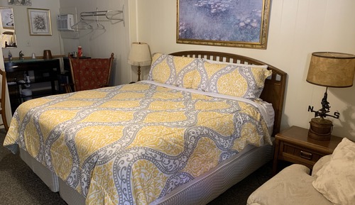 Deluxe Room, 1 King Bed, Refrigerator & Microwave, Garden Area