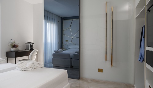 Classic Double or Twin Room, Partial Sea View