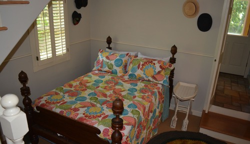 Romantic Cottage, 2 Bedrooms, Kitchen, Beach View