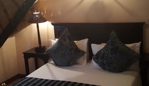 Deluxe Room, 1 Queen Bed, Non Smoking, Garden View