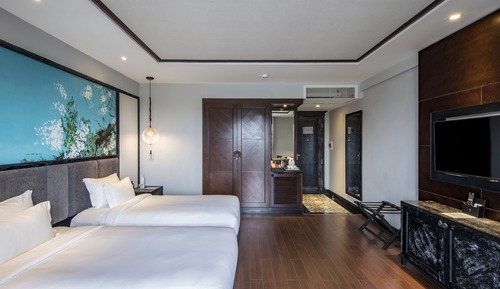 Junior Room, City View