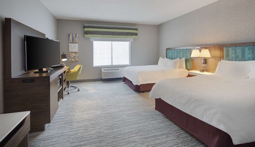 Room, 2 Queen Beds, Accessible, Bathtub