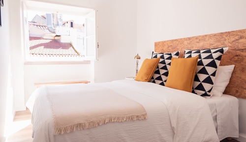 City Apartment, 1 Bedroom, River View (Conqvistador 302)