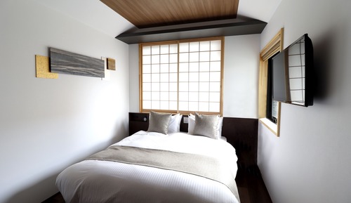 Standard Queen Room