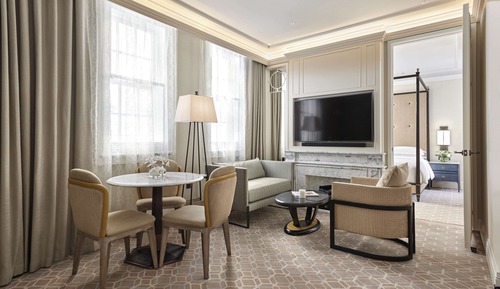 Suite, 1 King Bed (Sherlock Suite)