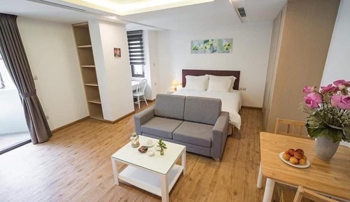 Studio, Balcony